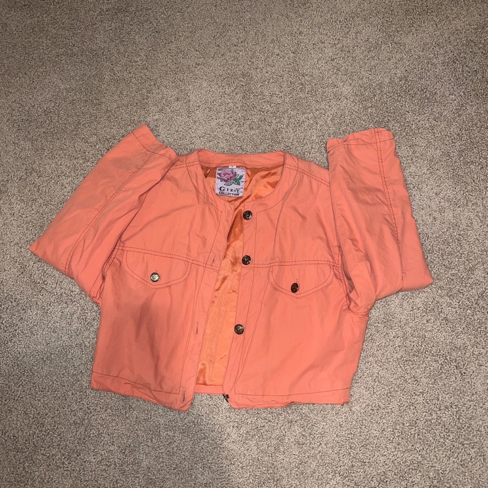 VINTAGE 

cropped orange lightweight windbreaker material jacket

size L